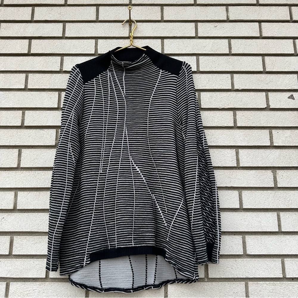 Tricot Chic Made In Italy Abstract Stripe Mock Neck Knit Sweater Black White 8